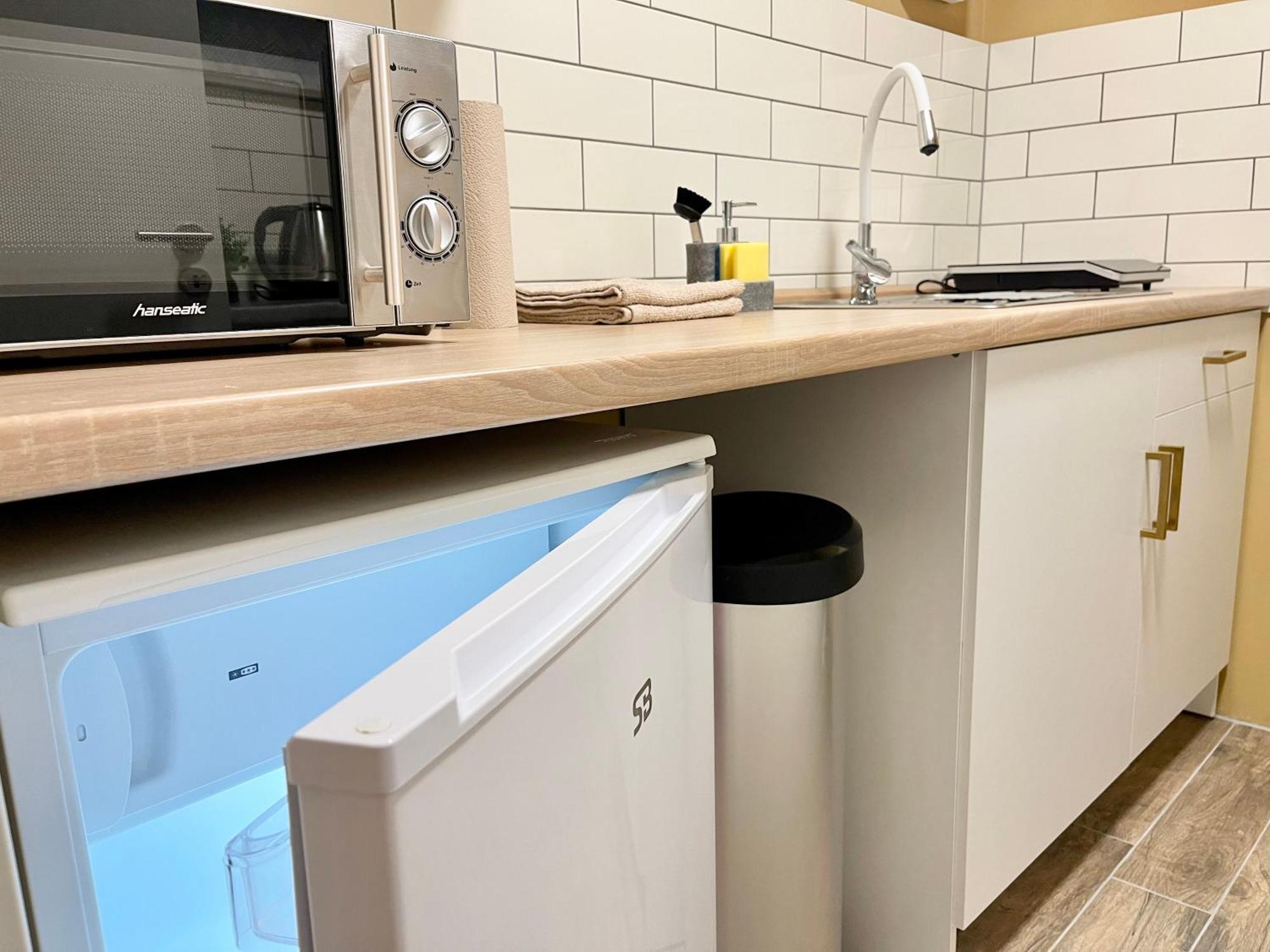 Terracotta Apartment - Zentral, Parken, Netflix, Kontaktloses Einchecken, Kingsize-Bett Wuppertal Esterno foto