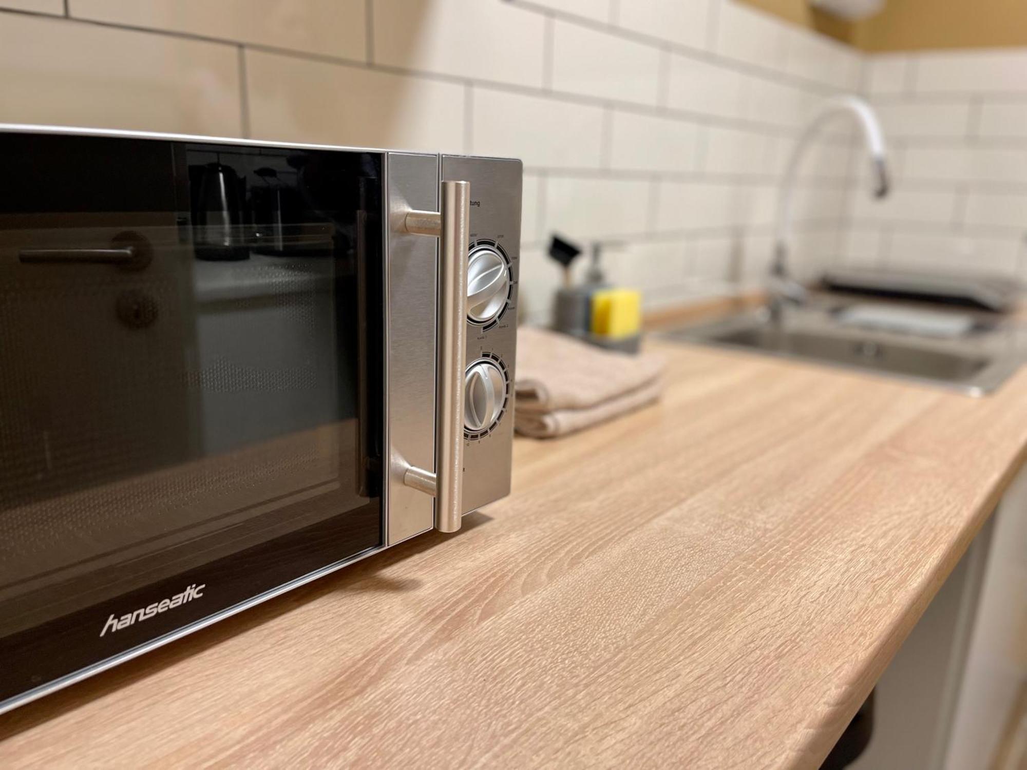 Terracotta Apartment - Zentral, Parken, Netflix, Kontaktloses Einchecken, Kingsize-Bett Wuppertal Esterno foto